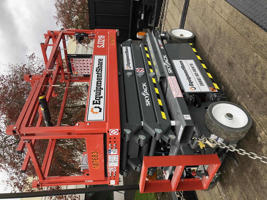 2020 Skyjack SJIII-3219 Solid NM Tires, Half height spring hinged entry gate, Dual Beacons, 800W Inverter