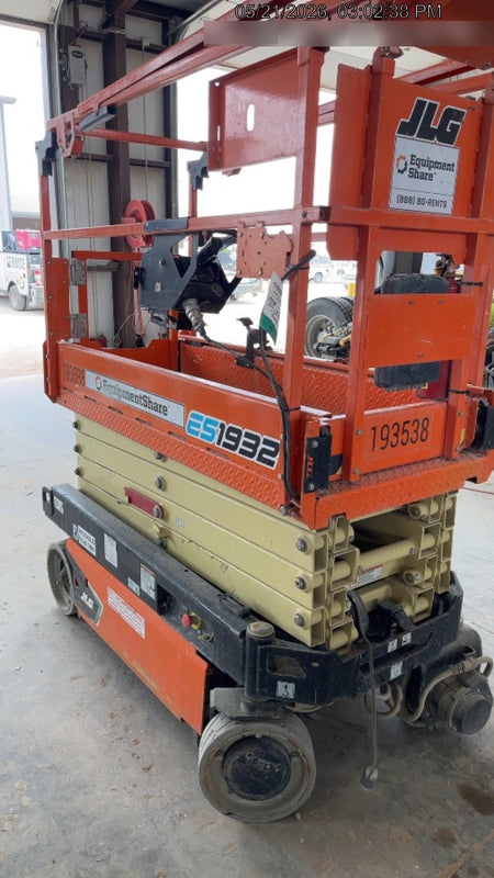 2021 JLG ES1932