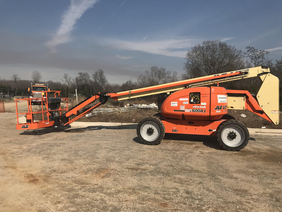 2019 JLG 600AJ