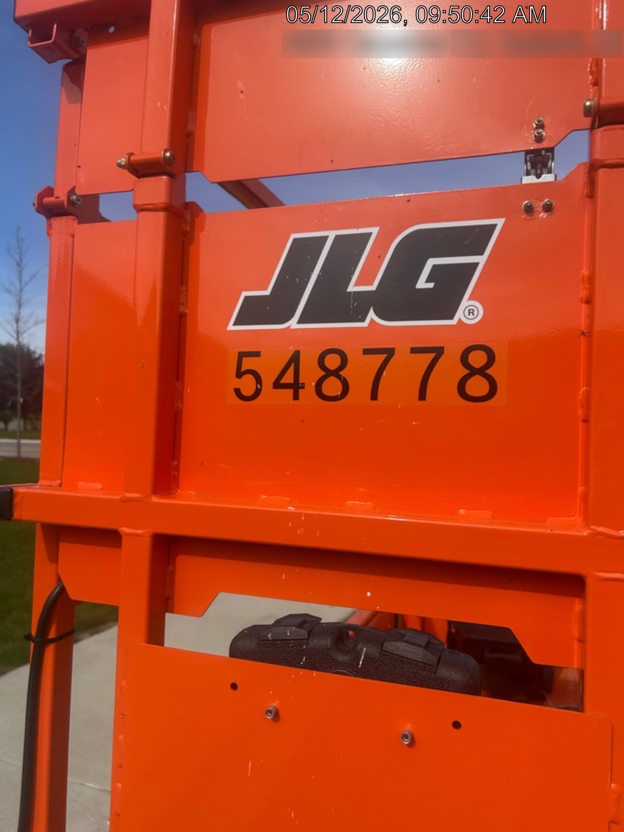 2025 JLG ES1932
