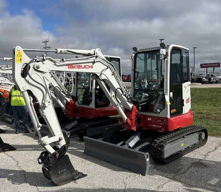 2023 TAKEUCHI TB335R2-CR