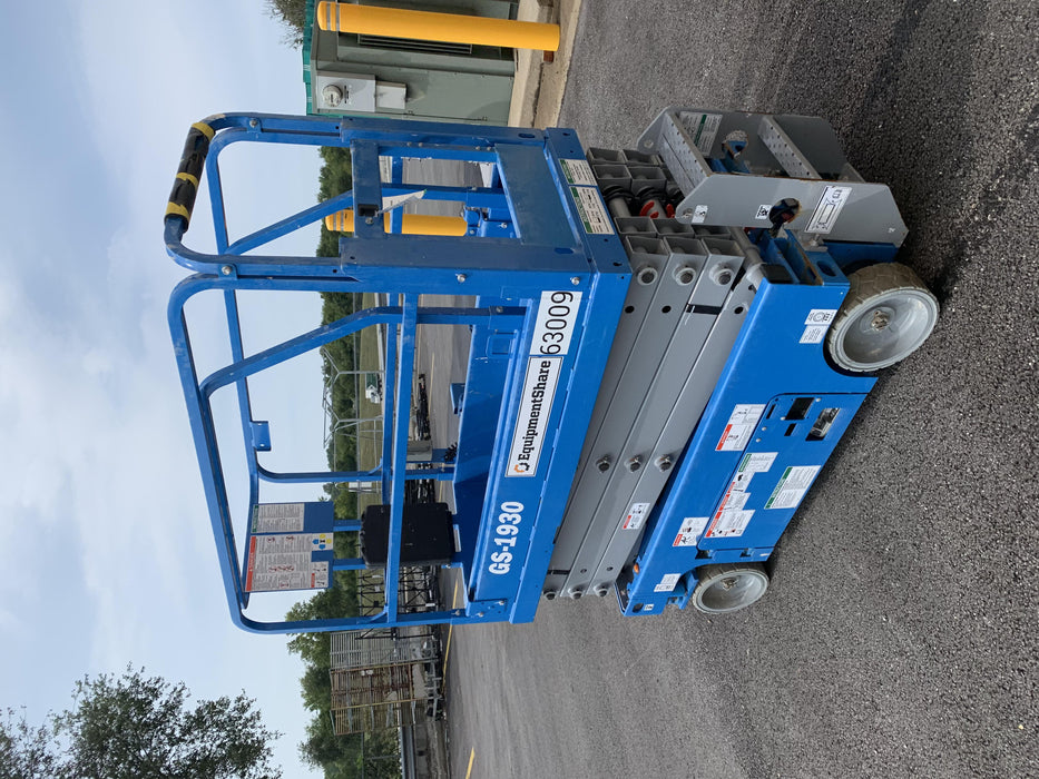 2020 Genie GS-1930 Solid Non Marking Tires, Beacon, Folding rails with half height swing gate
