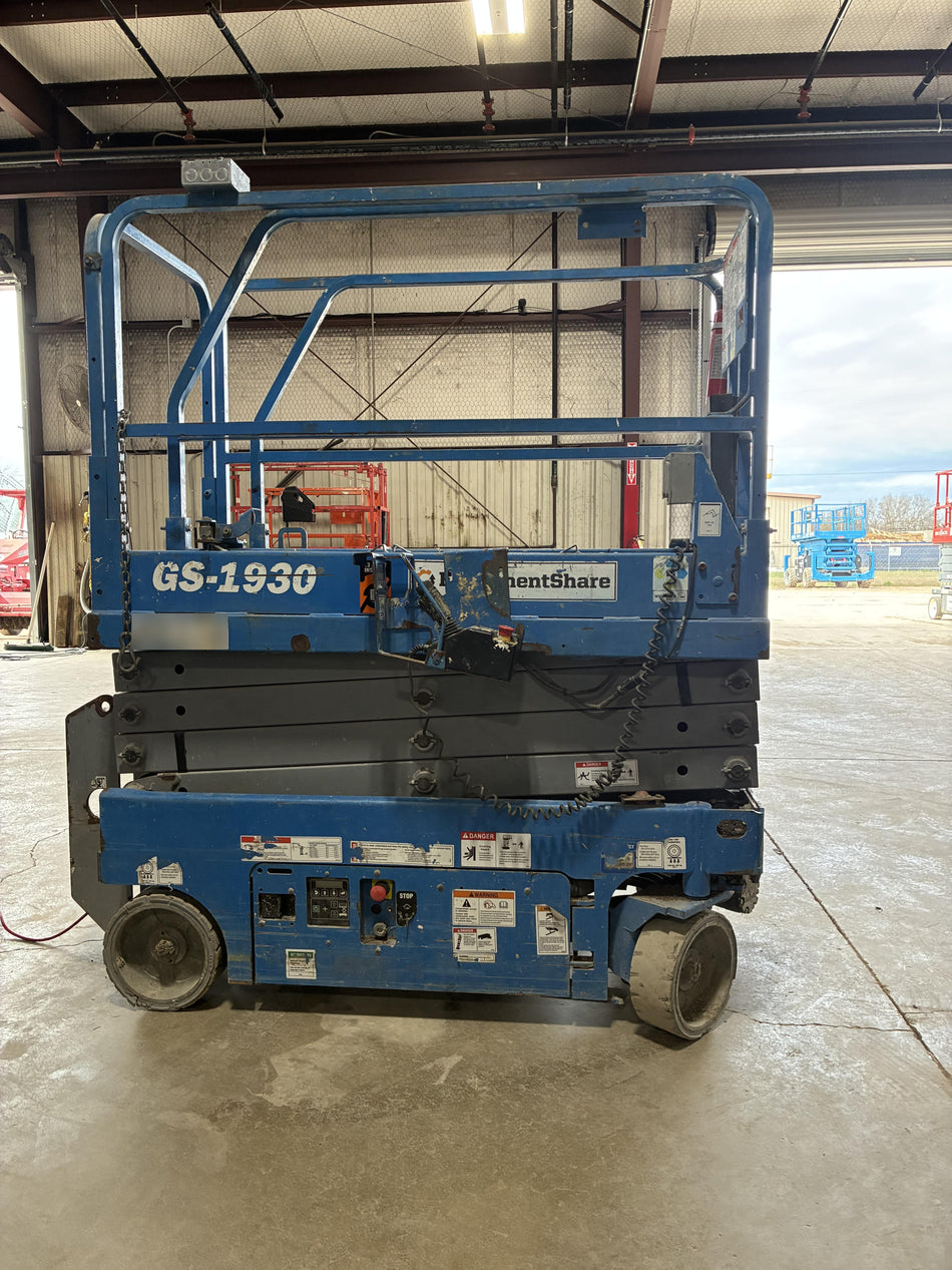 2019 Genie GS-1930 Fixed rails with chain Entry