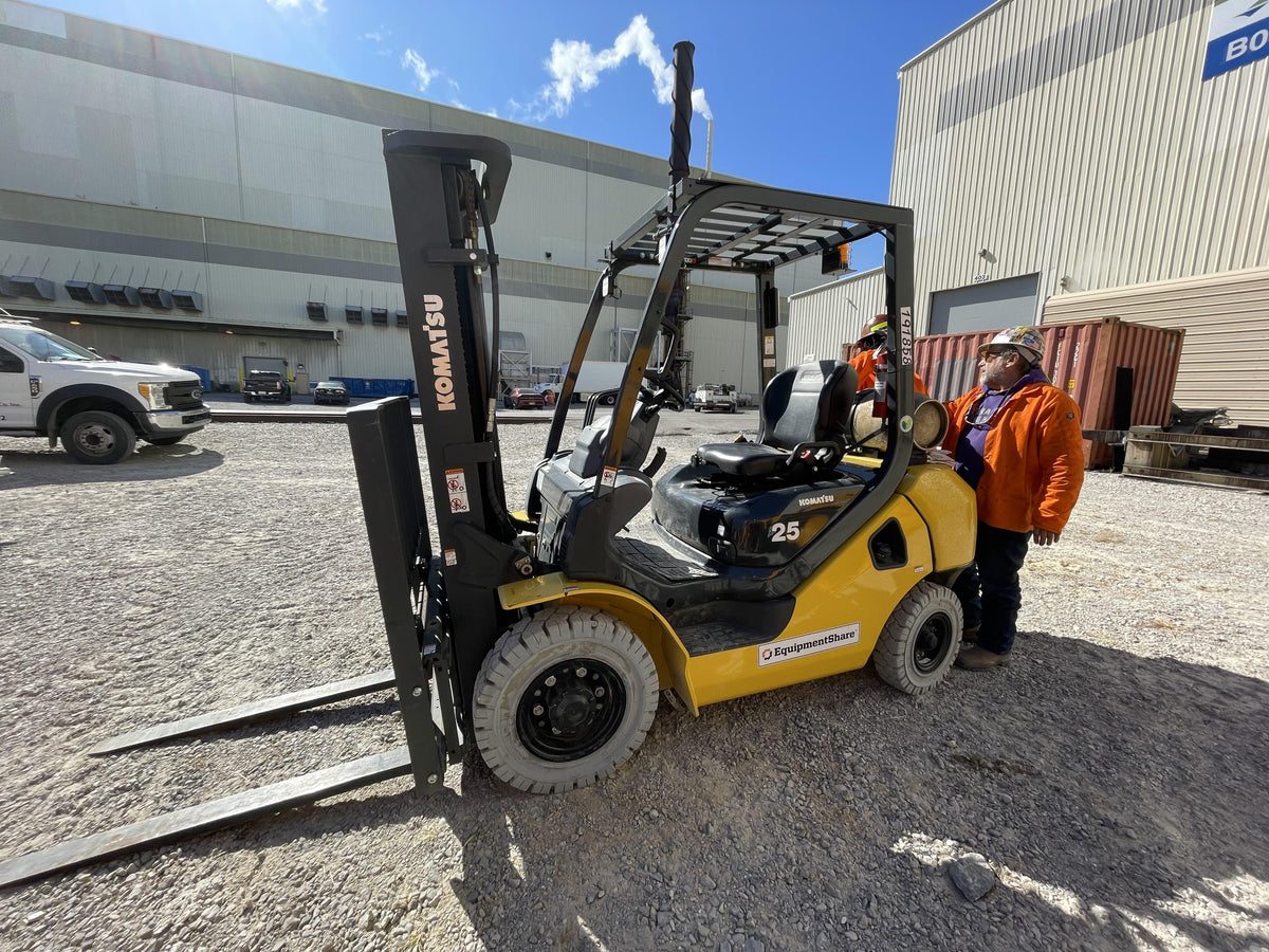 2021 KOMATSU FG25T-16