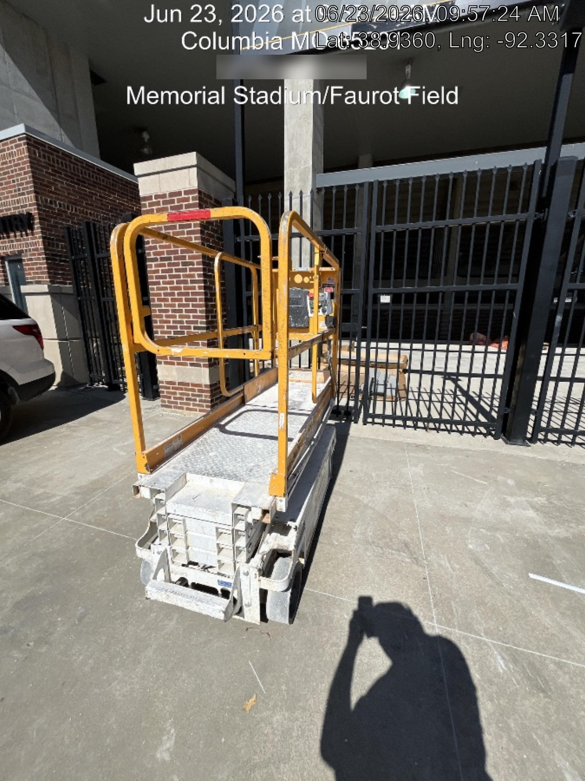 Custom Equipment HB-1430 Hy-Brid Scissor Lift
Platform capacity up to 670 lbs
Working height up to 20 ft
Weighs under 1,700 lbs
Non-marking wheels