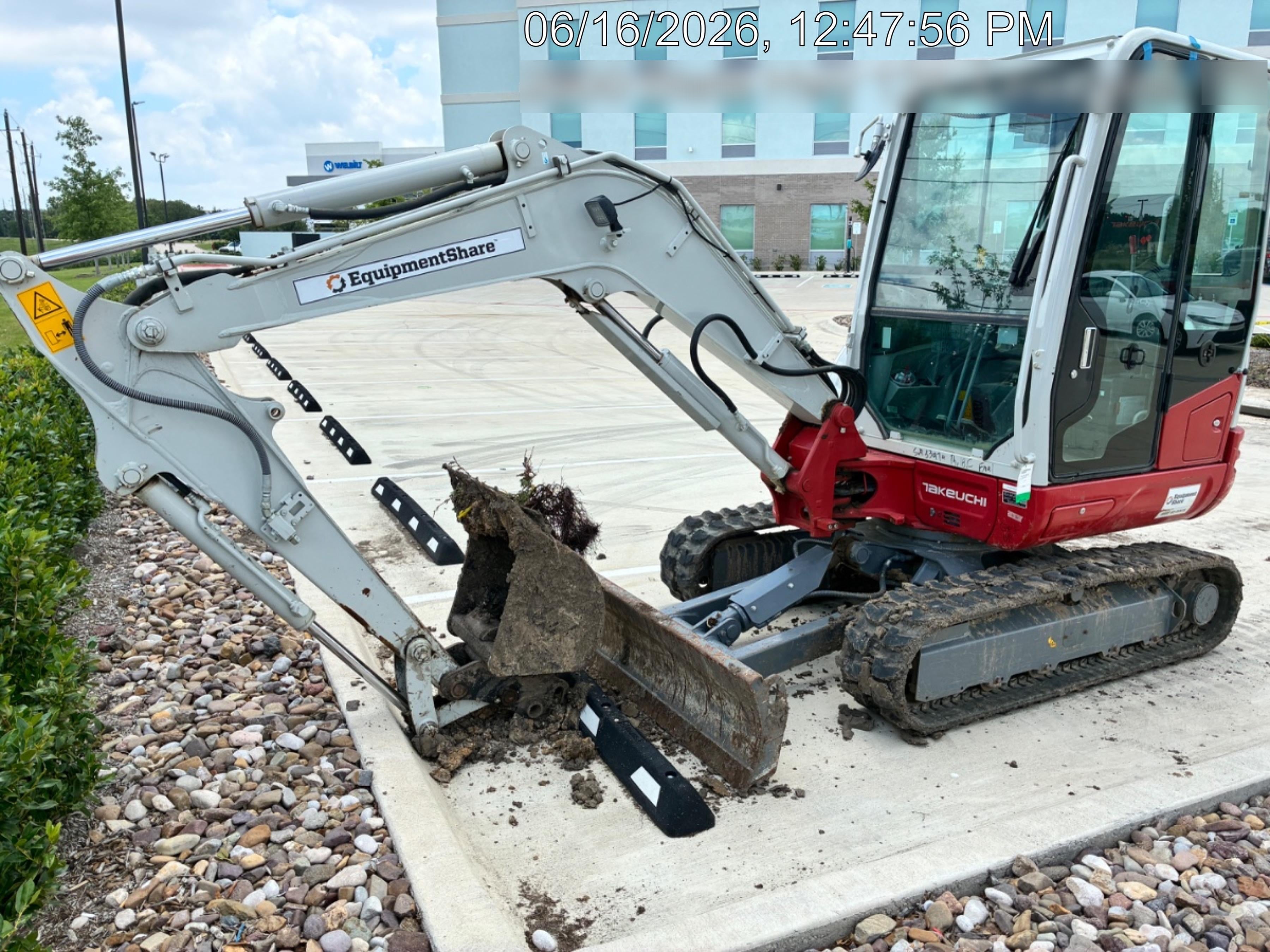 2024 TAKEUCHI TB235-2CR