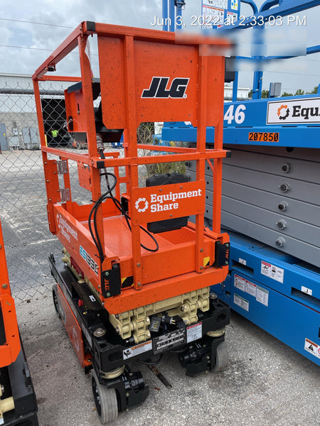 2022 JLG ES1330L