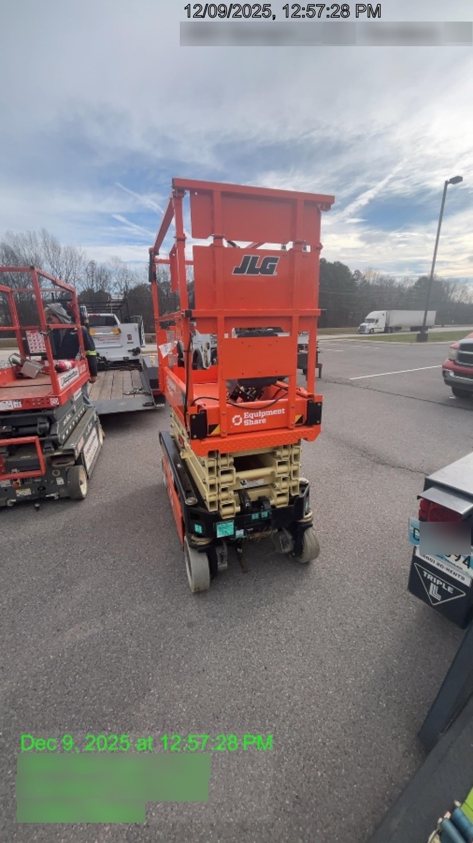 2025 JLG ES1932