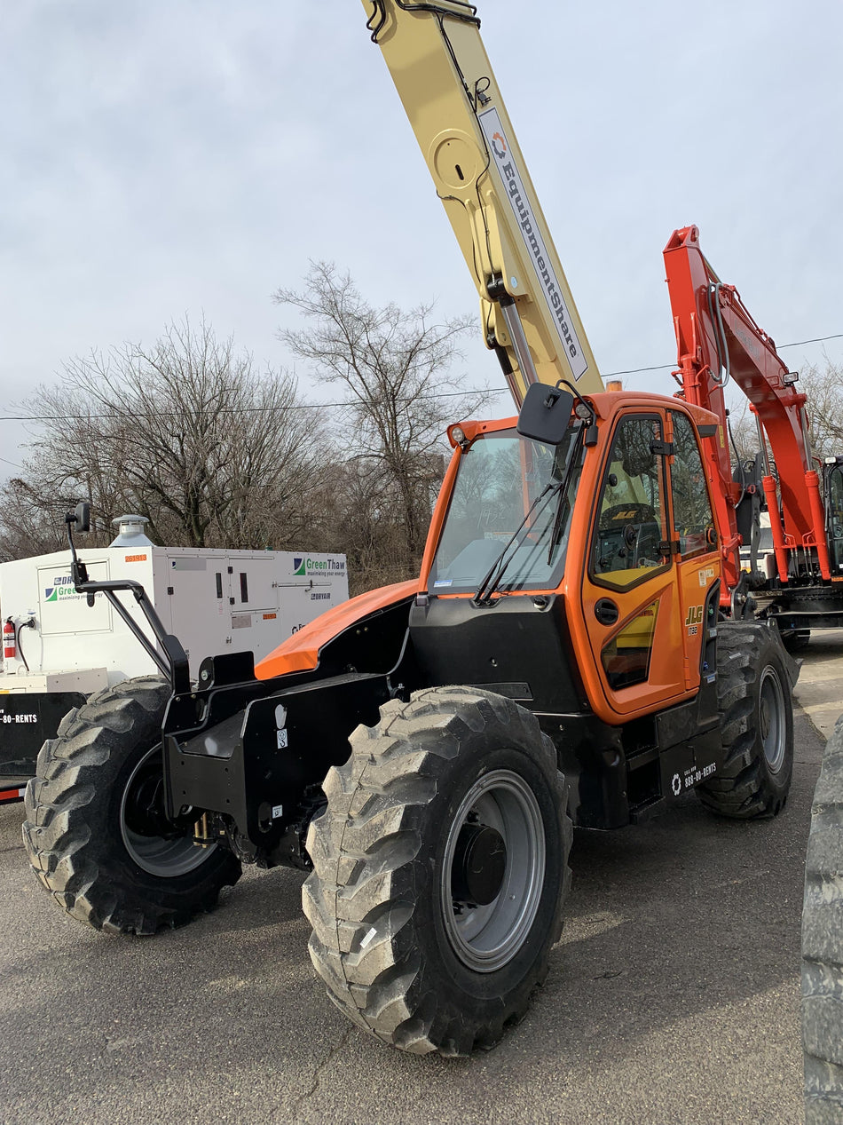 2023 JLG 1732
