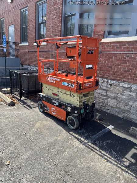 2022 JLG ES1932