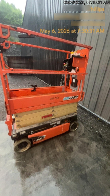 2022 JLG ES1932