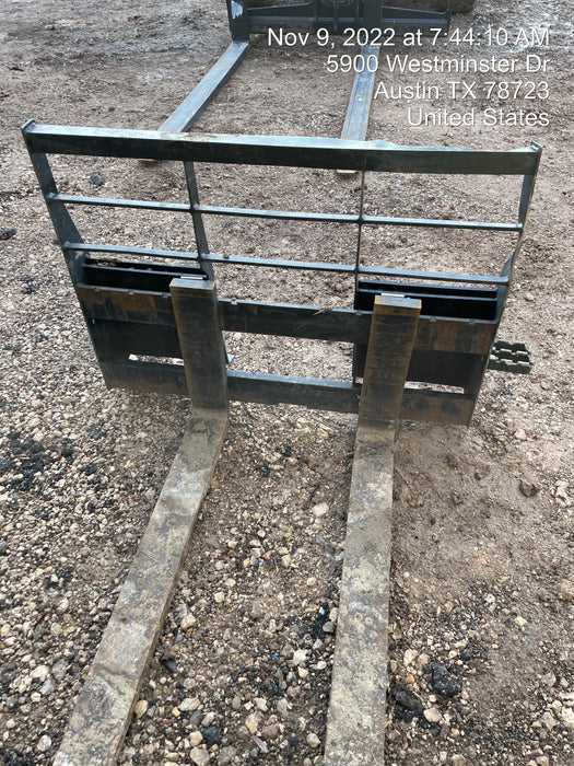 2020 EMKAY 48" Pallet Forks - Emkay