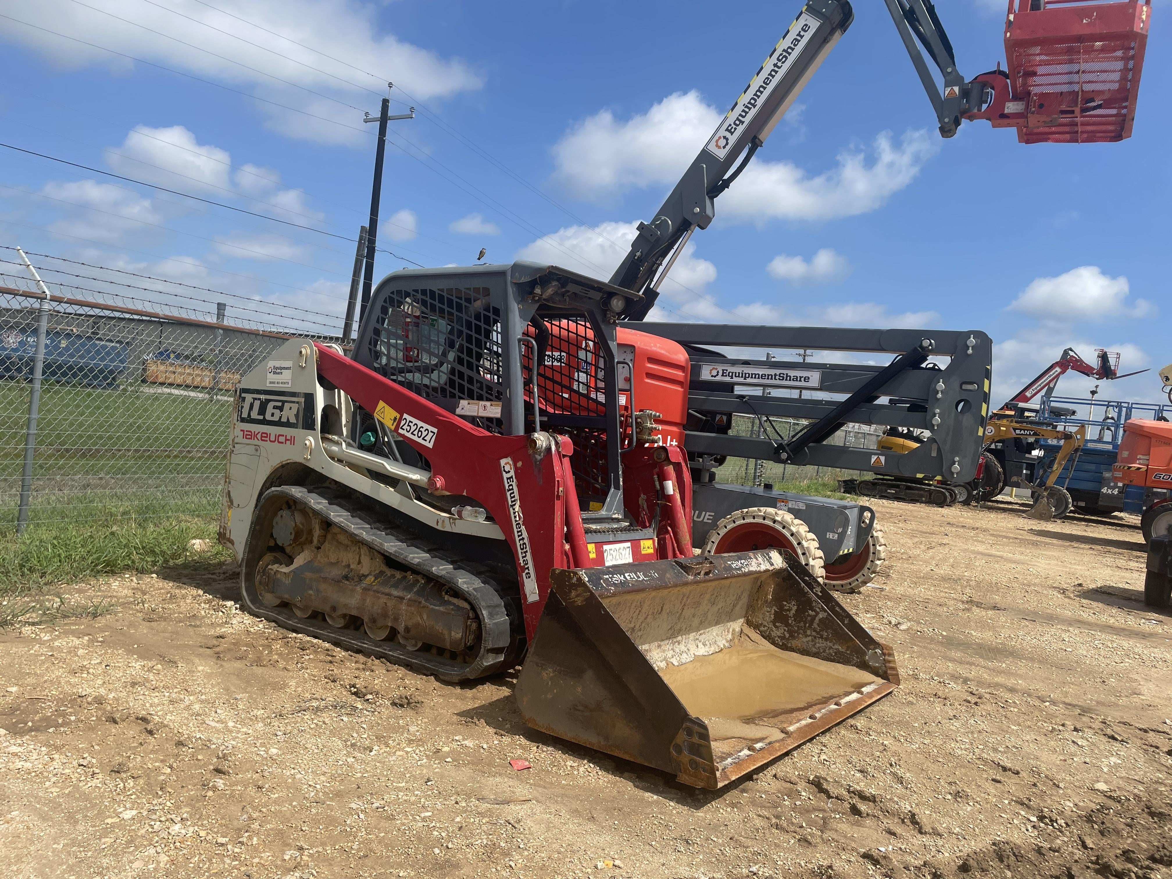 2022 TAKEUCHI TL6R