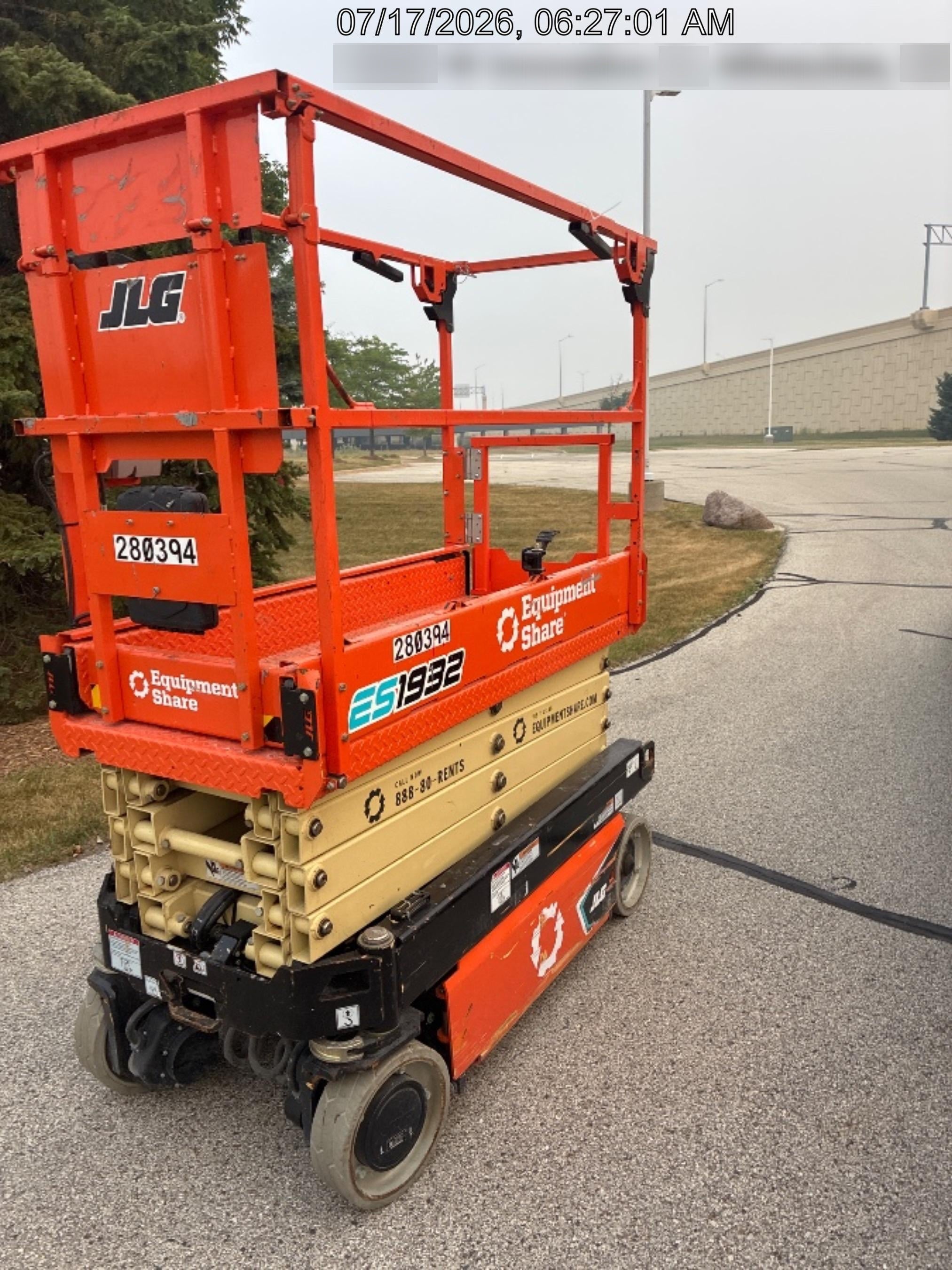 2022 JLG ES1932