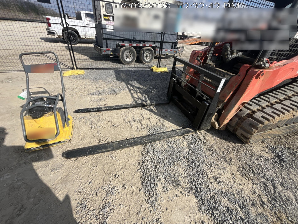 2025 ARROW MATERIAL HANDLING 72" Pallet Forks - Arrow