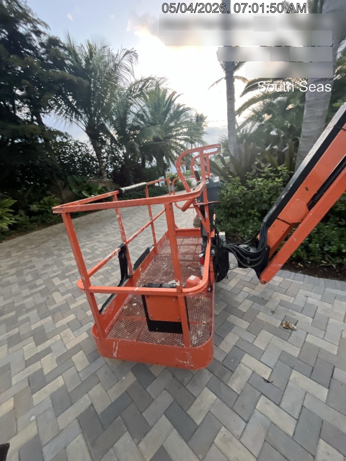 2016 JLG 660SJ