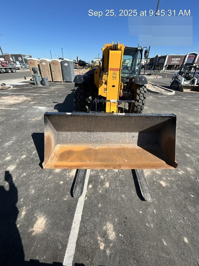 2025 JLG 1001100823