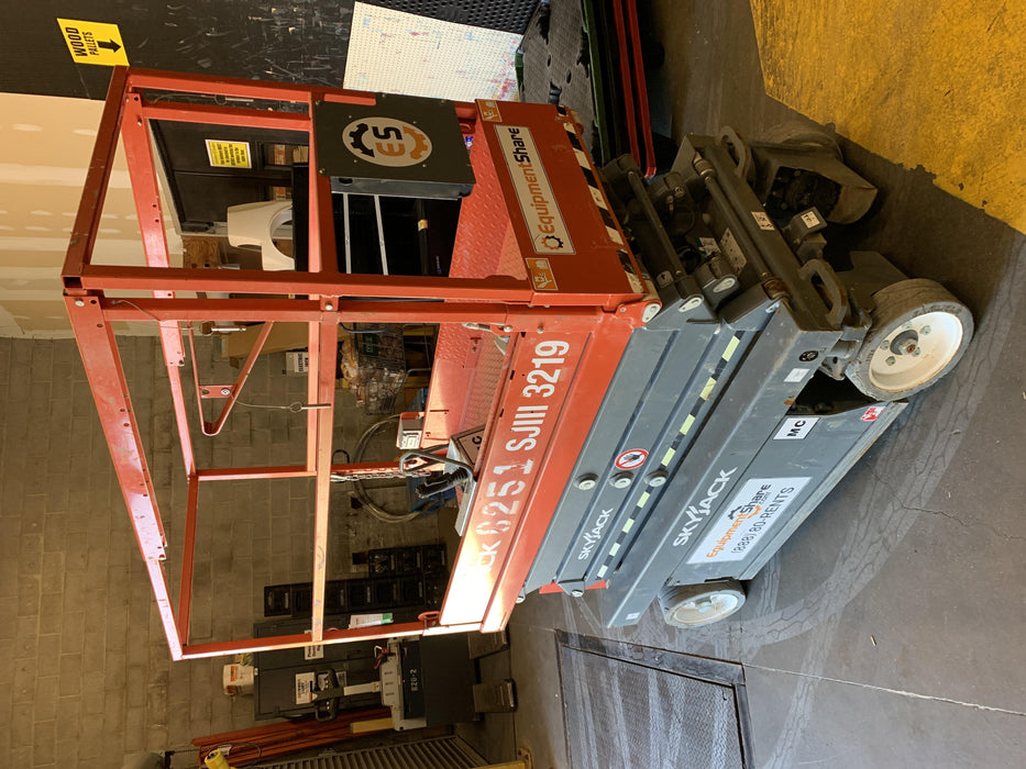 2017 Skyjack SJIII-3219 Skyjack SJ3219, Trojan Battery Set, Extended Warranty 5yr/5k hr