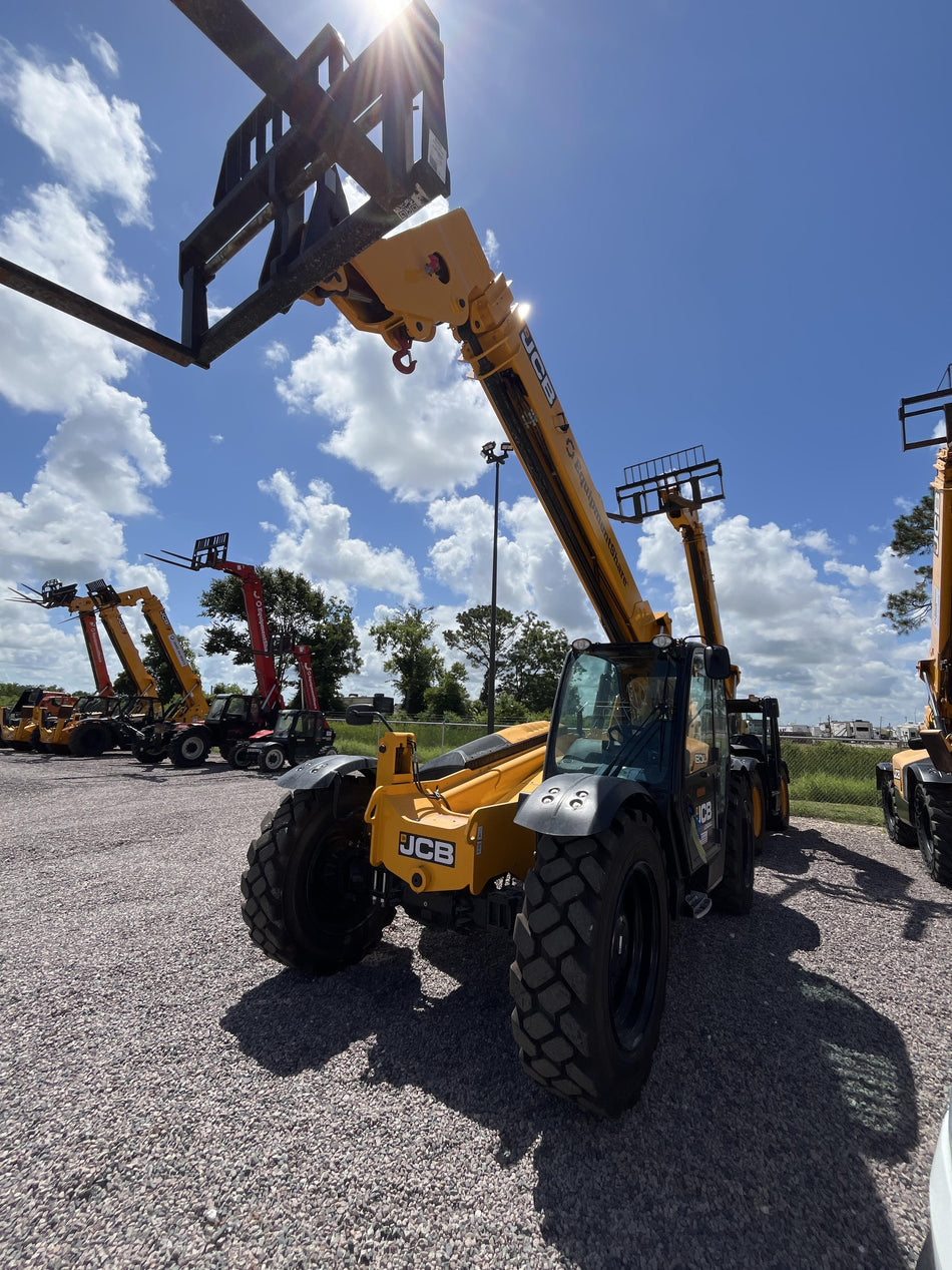2025 JCB 509-42
