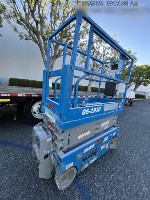 2020 Genie GS-1930 Solid Non Marking Tires, Beacon, Folding rails with half height swing gate, 800W Inverter