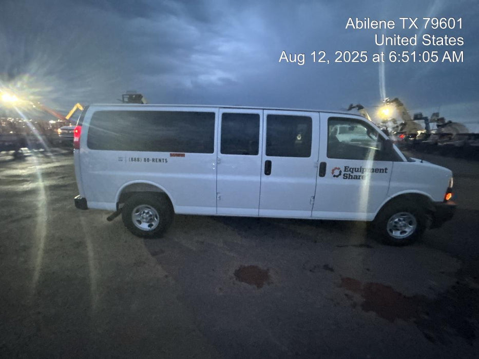 2025 CHEVROLET Express Van - Rental