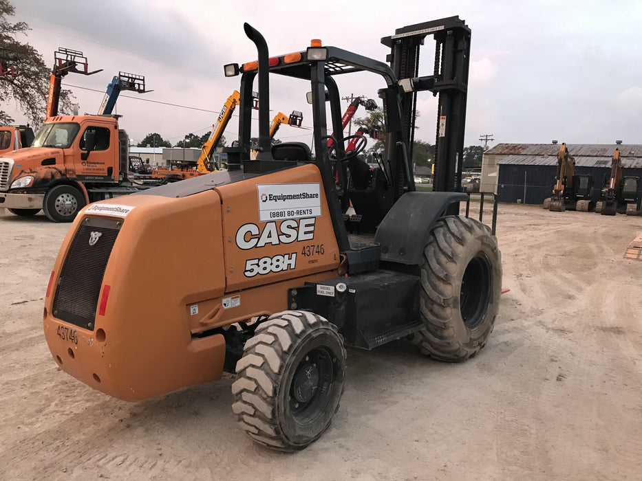 2019 CASE 588H