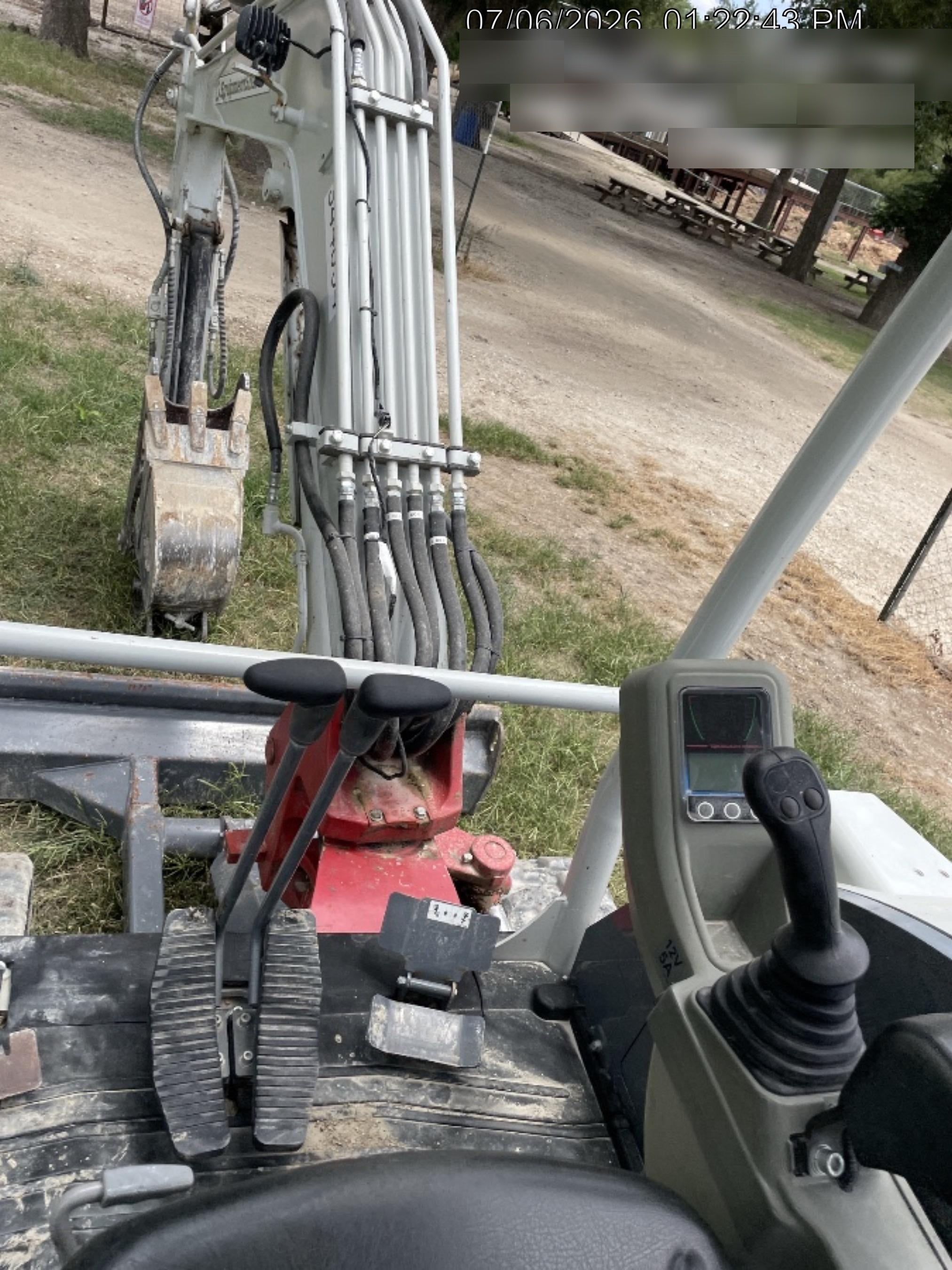 2023 TAKEUCHI TB235-2R