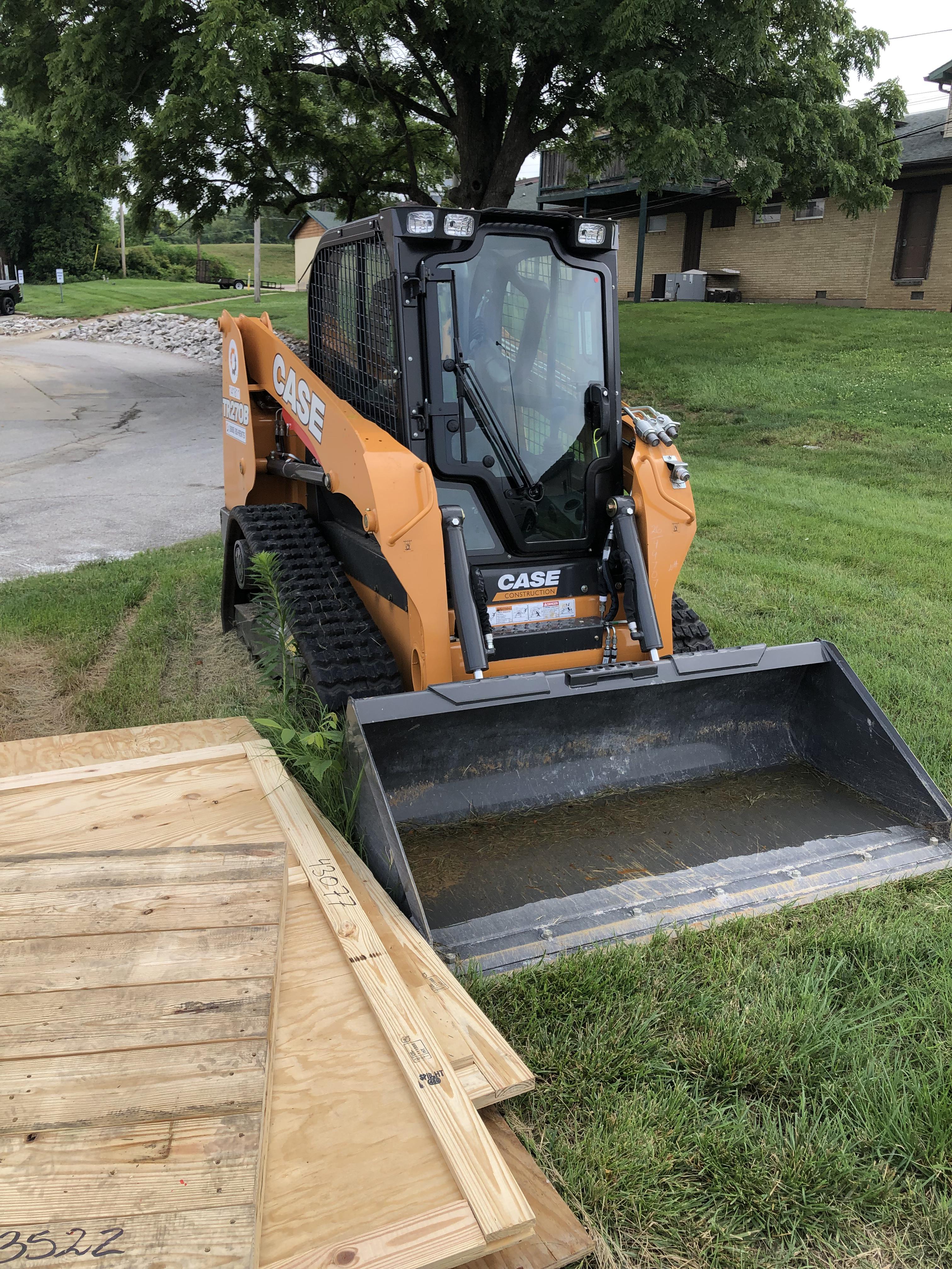 2021 CASE TR270B