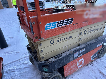 2022 JLG ES1932