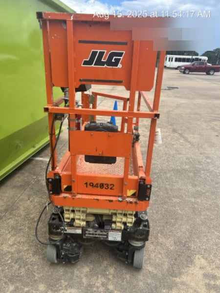 2021 JLG ES1330L