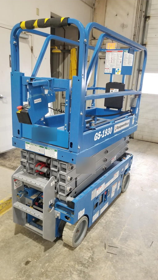 2020 Genie GS-1930 Solid Non Marking Tires, Beacon, Folding rails with half height swing gate