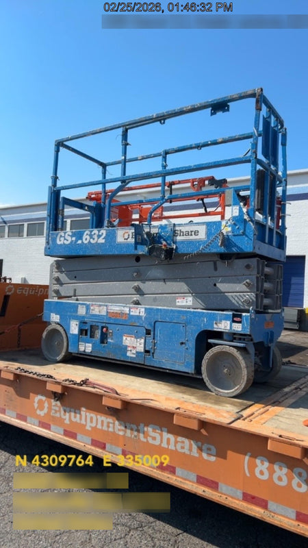 2020 Genie GS-2632 Solid NM Tires, Folding Rails with Half-Height Swing Gate, Beacon