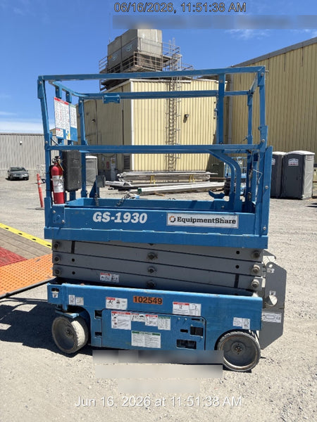 2020 Genie GS-1930 Solid Non Marking Tires, Beacon, Folding rails with half height swing gate, 800W Inverter