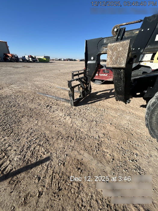 2019 JLG 1255 JLG 1255 T4F w/Full Cab, HVAC, Solid Tires, Work Lights/Beacon, 60" Carriage/Forks