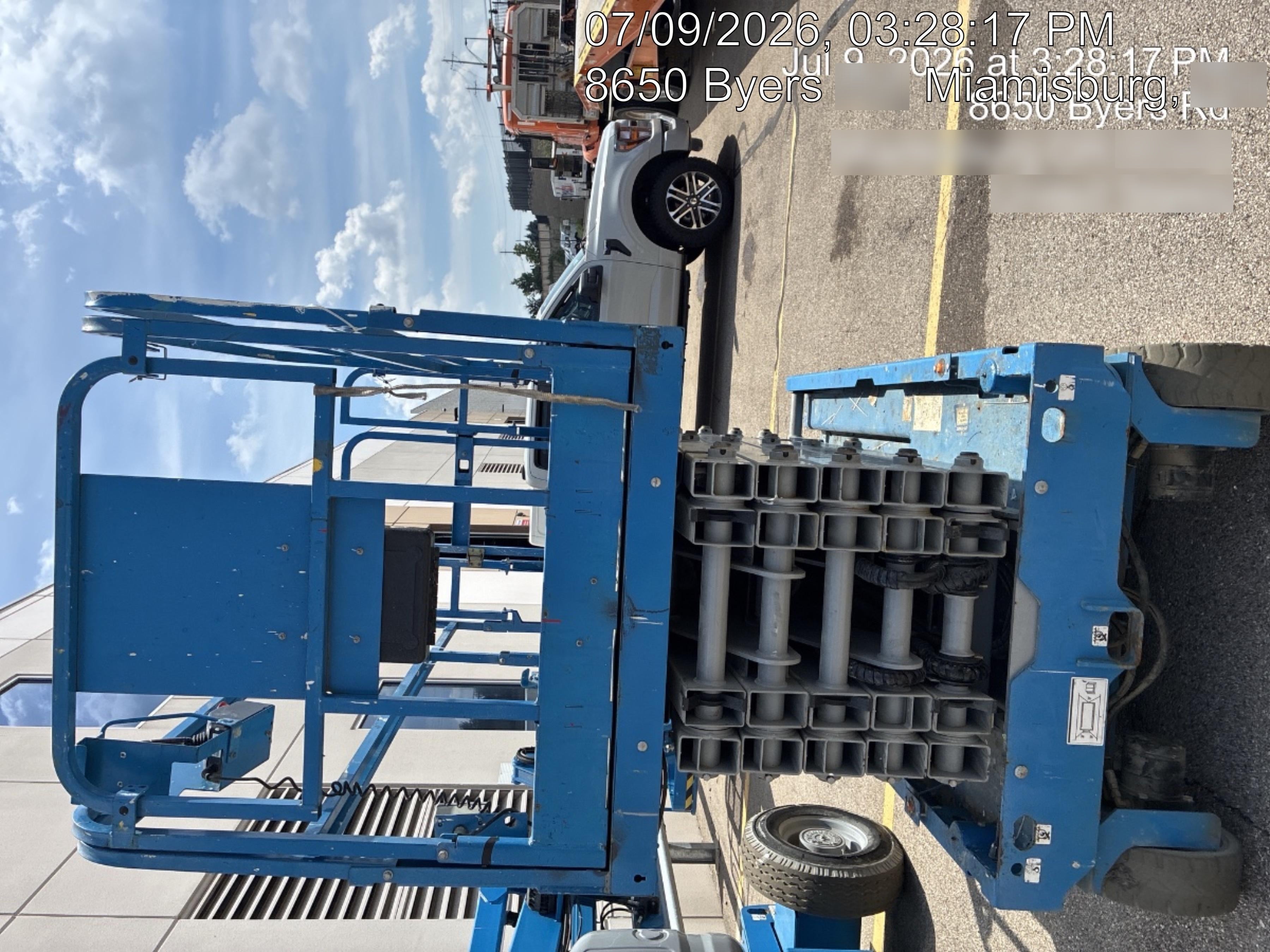 2019 Genie GS-4047 Folding rails with half height swing gate