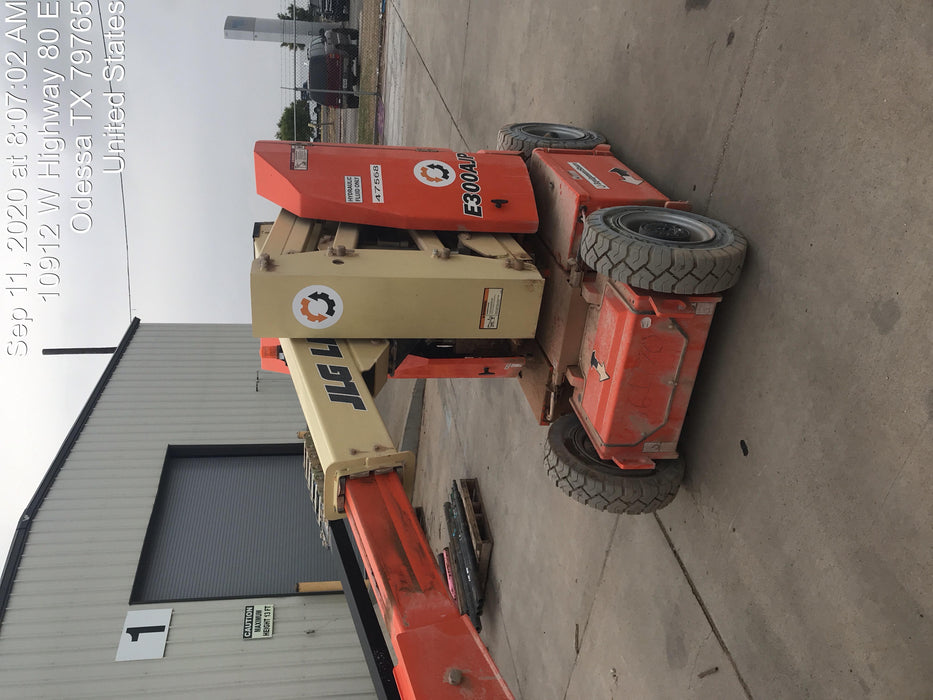 2019 JLG E300AJP