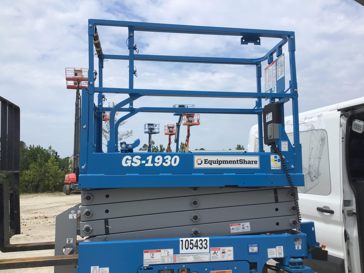 2020 Genie GS-1930 Solid Non Marking Tires, Beacon, Folding rails with half height swing gate
