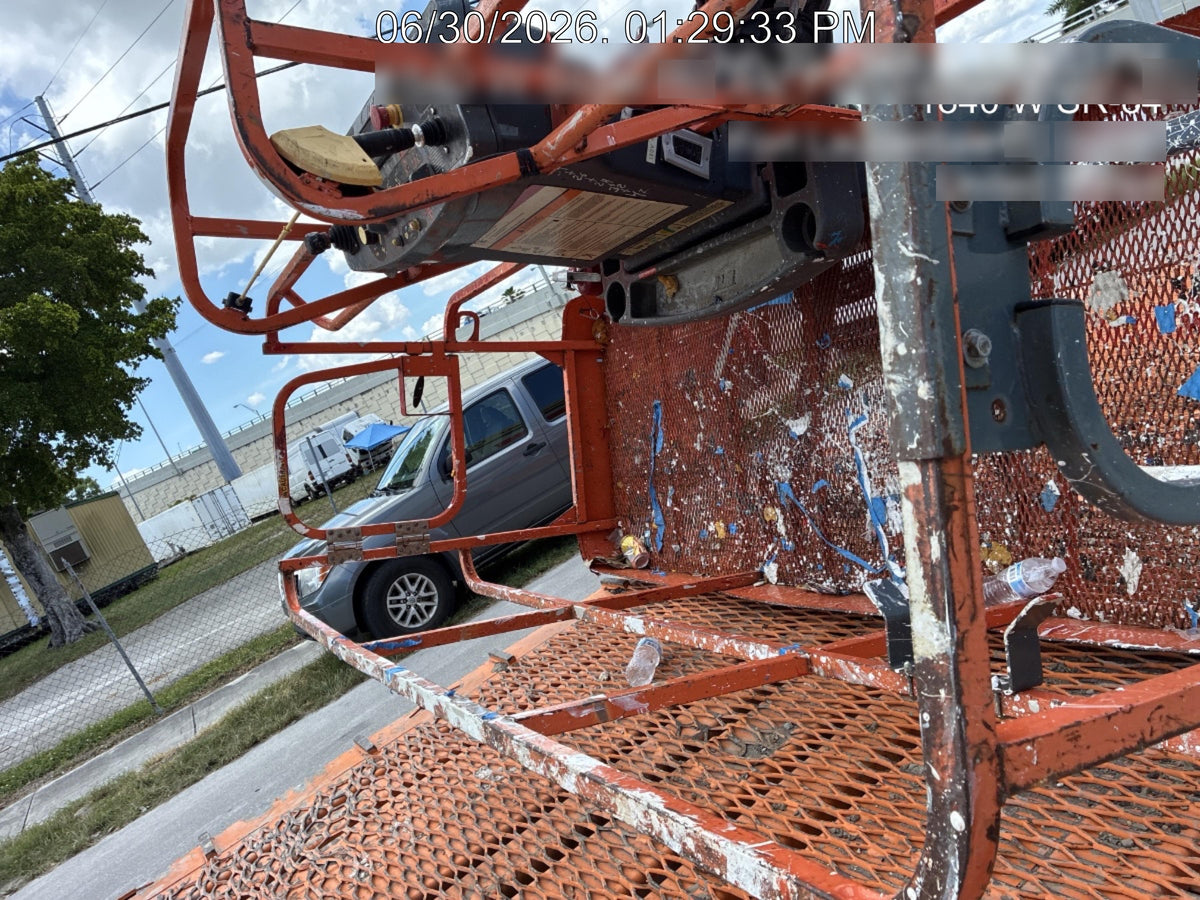 2023 JLG 860SJ