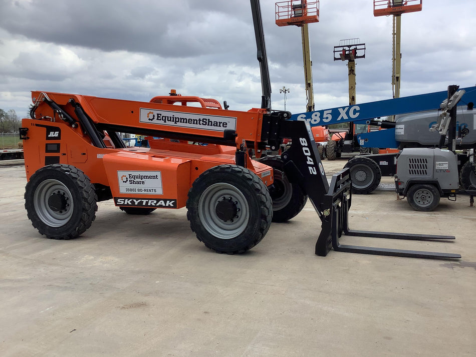 2021 SKYTRAK 8042