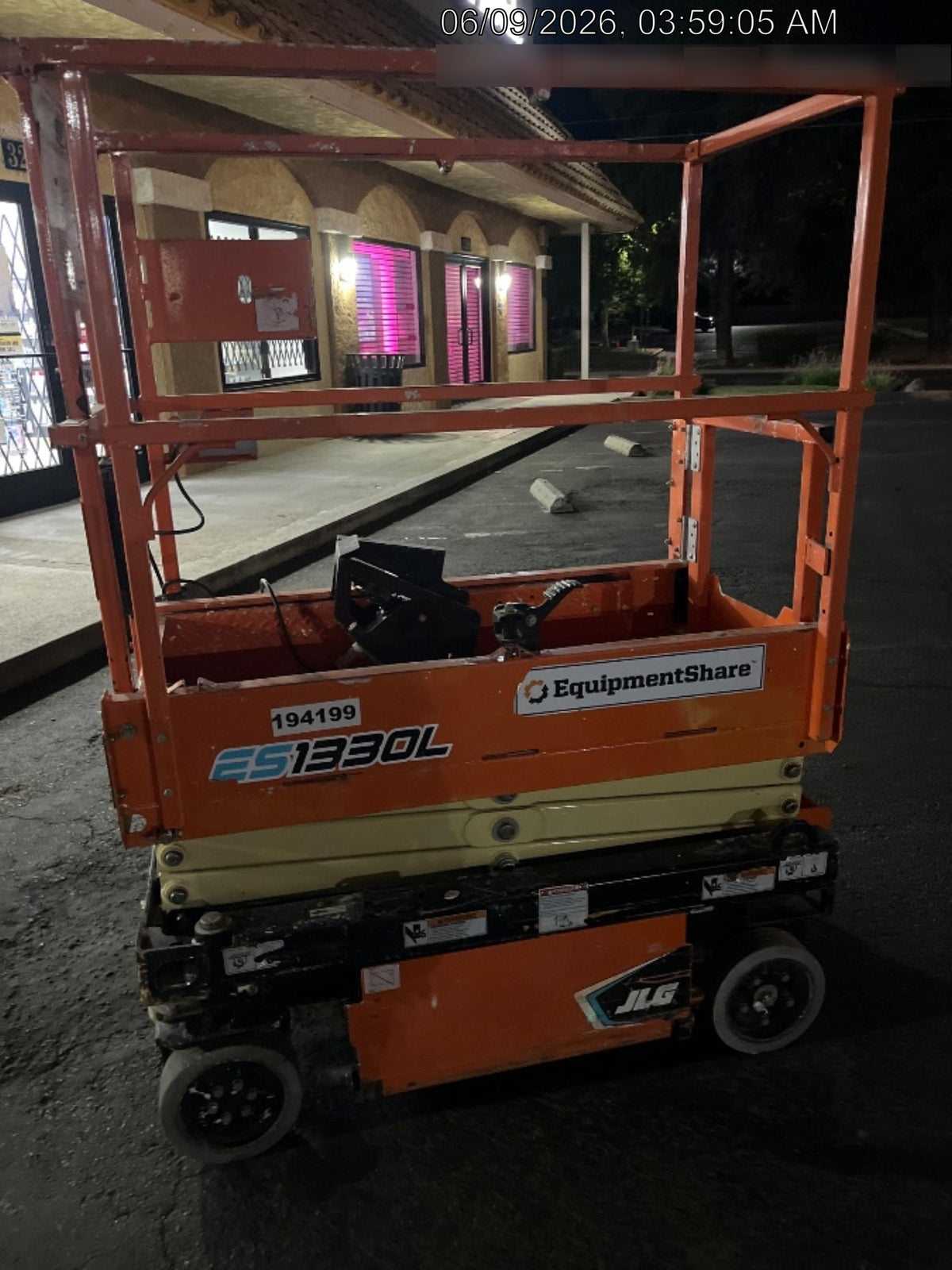 2021 JLG ES1330L