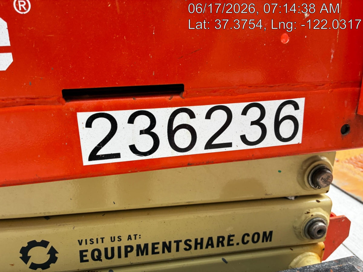 2022 JLG ES1330L