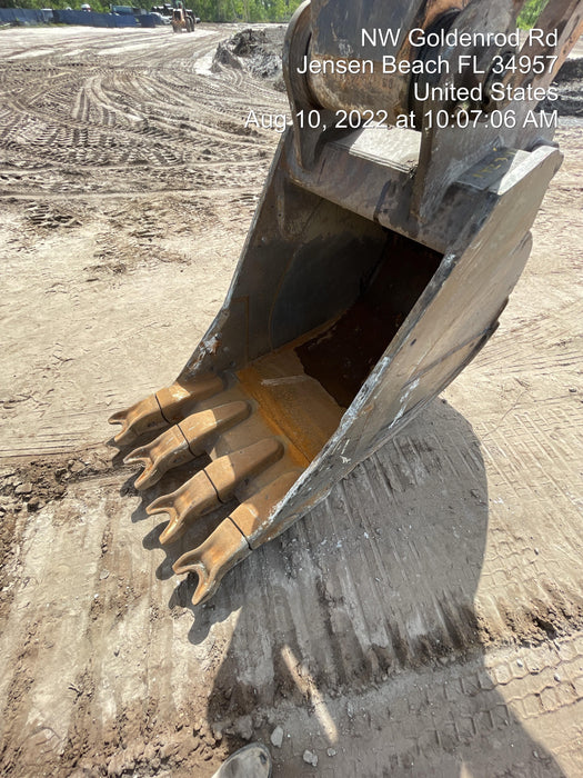 2017 CASE 36" Bucket - Case