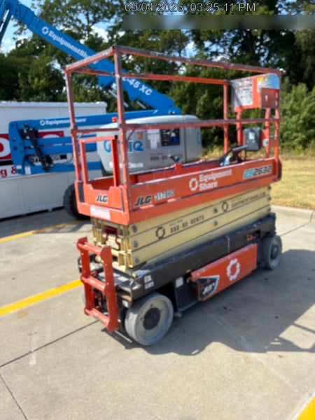 2023 JLG ES2632