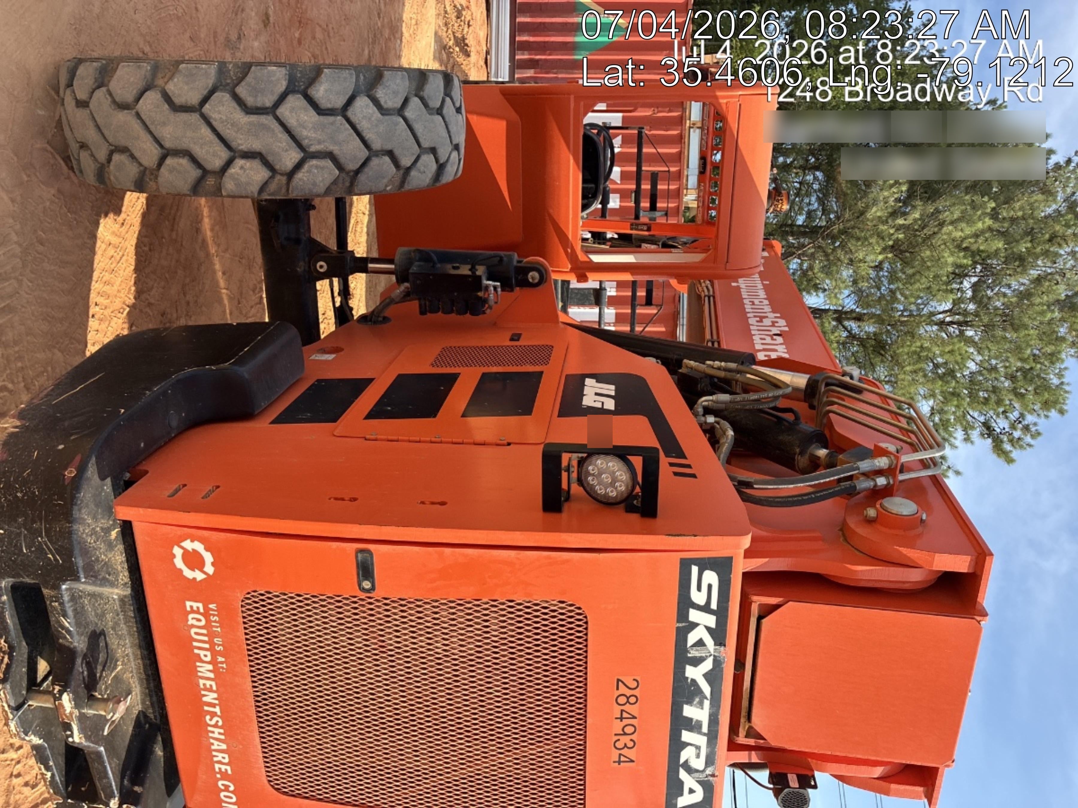 2022 SKYTRAK 8042