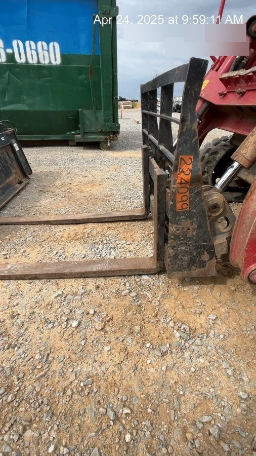 2022 ARROW MATERIAL HANDLING 48" Pallet Forks - Arrow