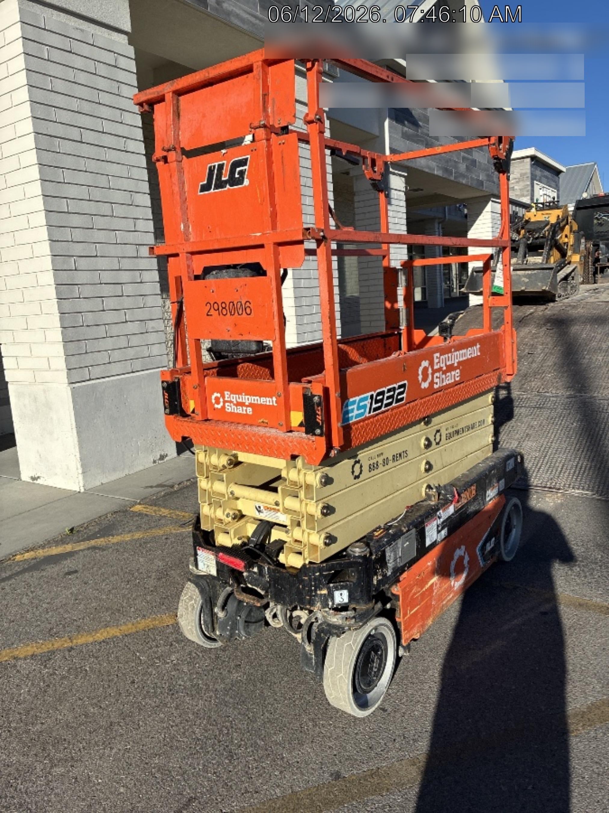 2023 JLG ES1932