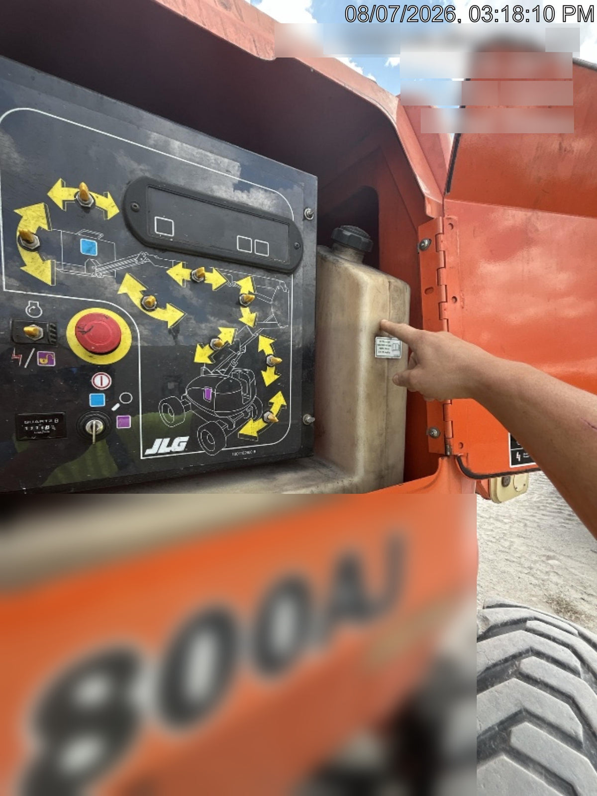 2020 JLG 800AJ