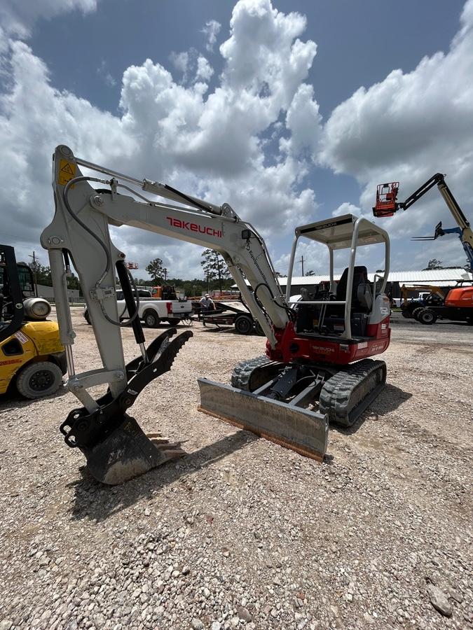 2025 TAKEUCHI TB235-2R