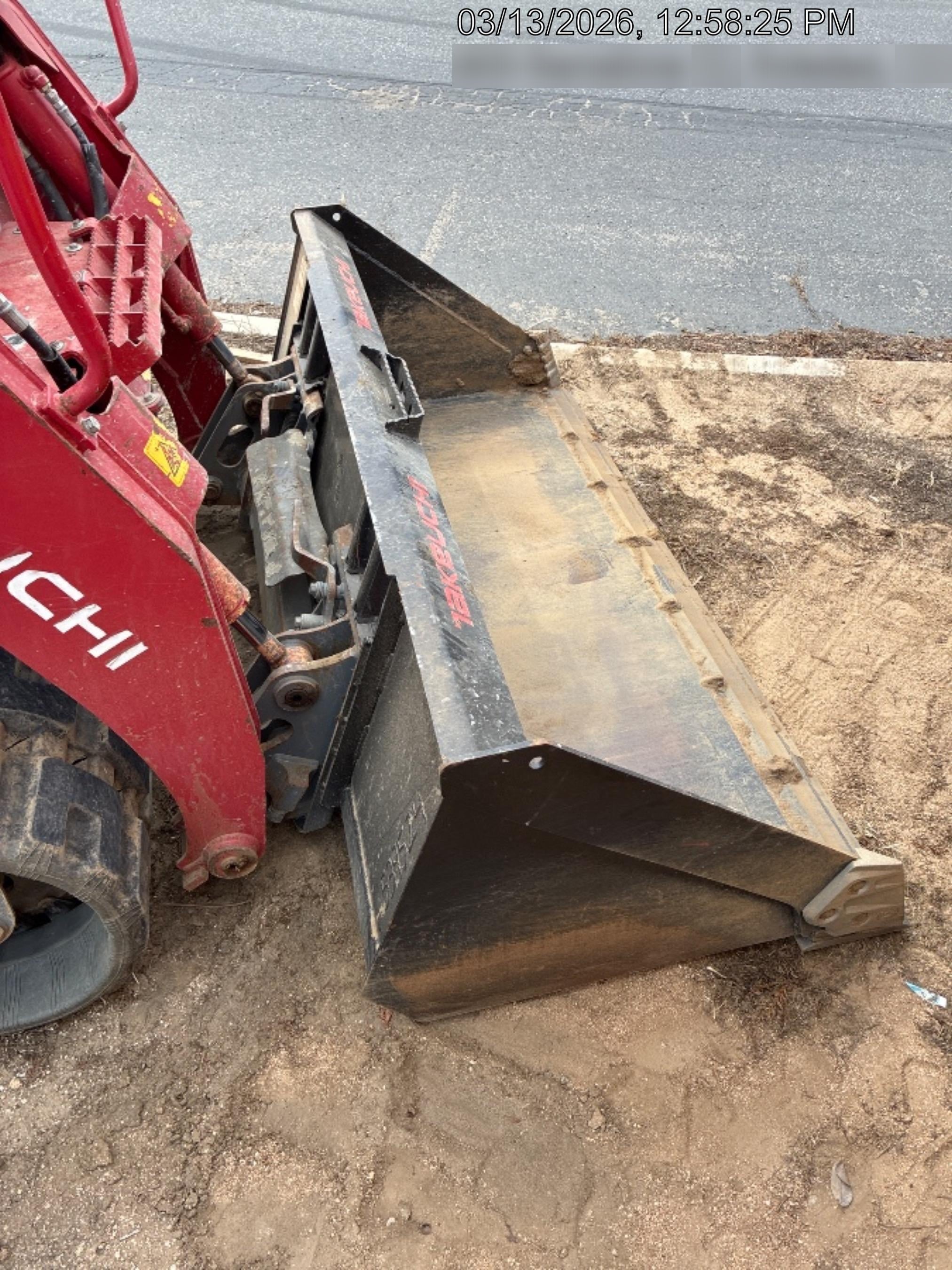 2025 TAKEUCHI 76" Smooth Bucket - Takeuchi