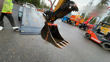 2022 PALADIN 18" Tooth Bucket, Paladin